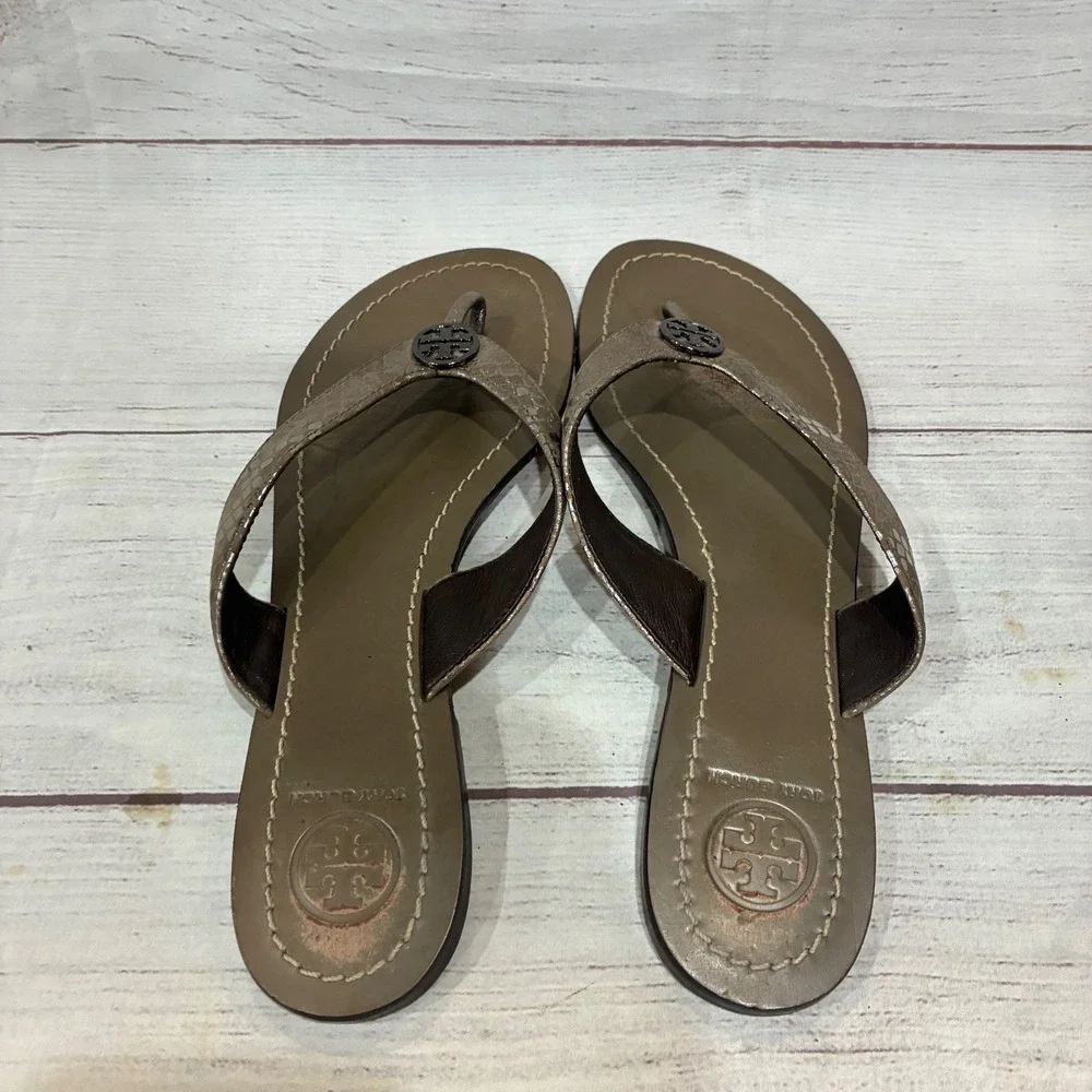 Tory Burch Thora Sandals Womens 8.5 Taupe Metallic Snake Print Logo Medallion